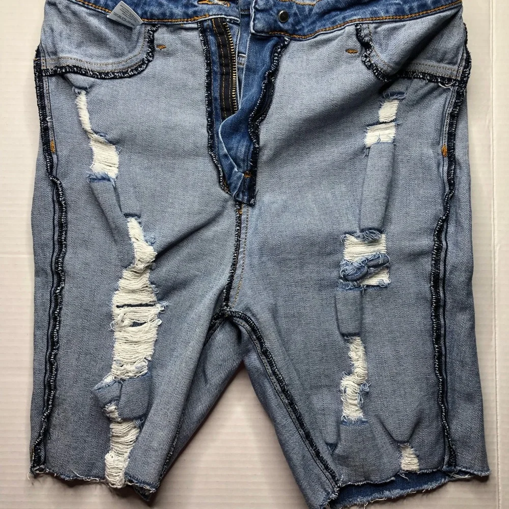 Fashionnova Bermuda Blue Denim Size 11 Shorts